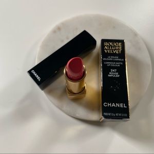 Chanel Rouge Allure Velvet #247